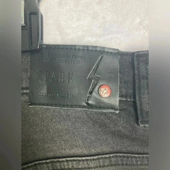 Spark men’s premium denim studio collection shorts size W-40 - Picture 11 of 15